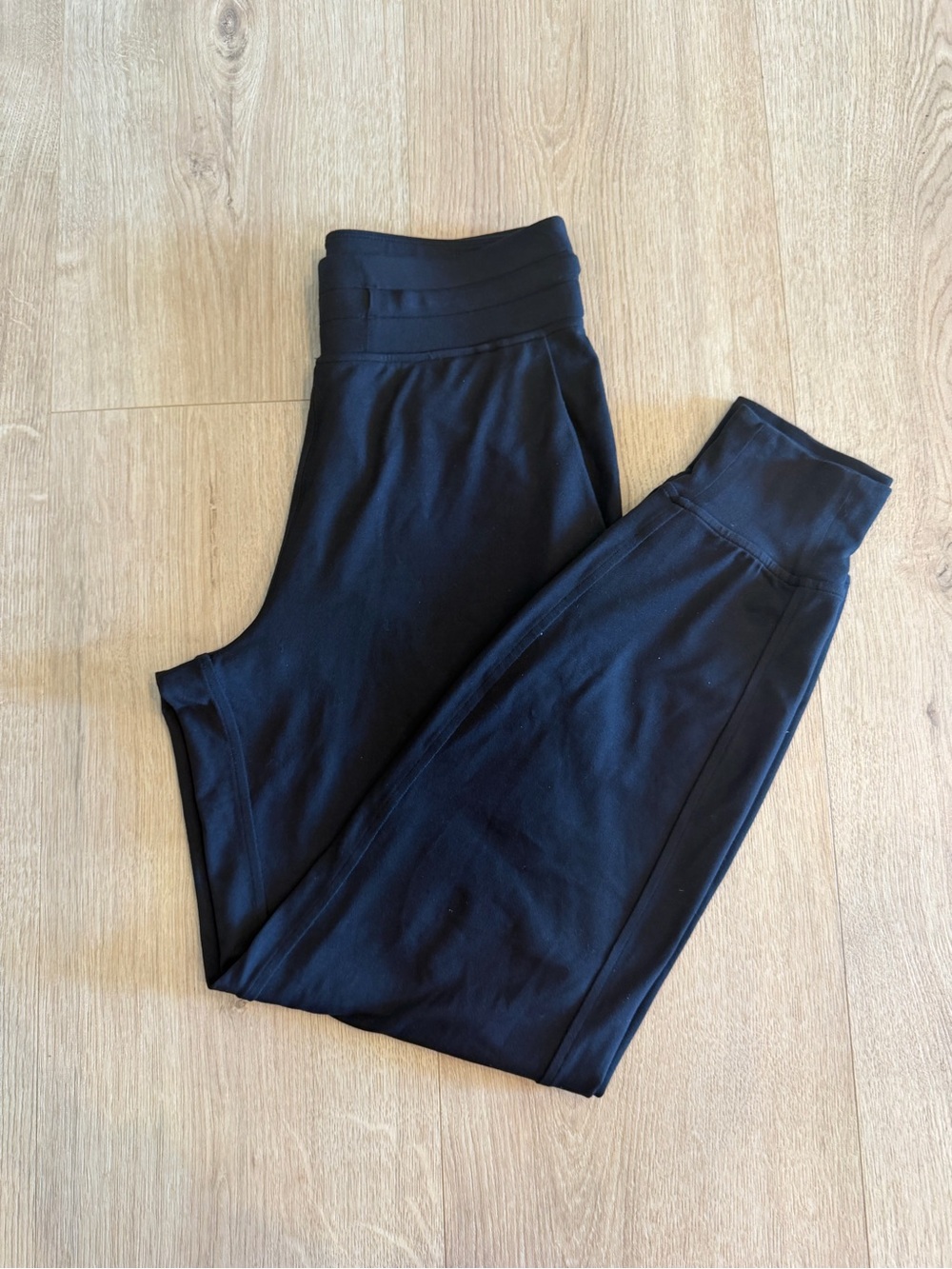 Lululemon Black Jogger Pants Size 4 Hidden Drawstring Pockets Buttery Soft